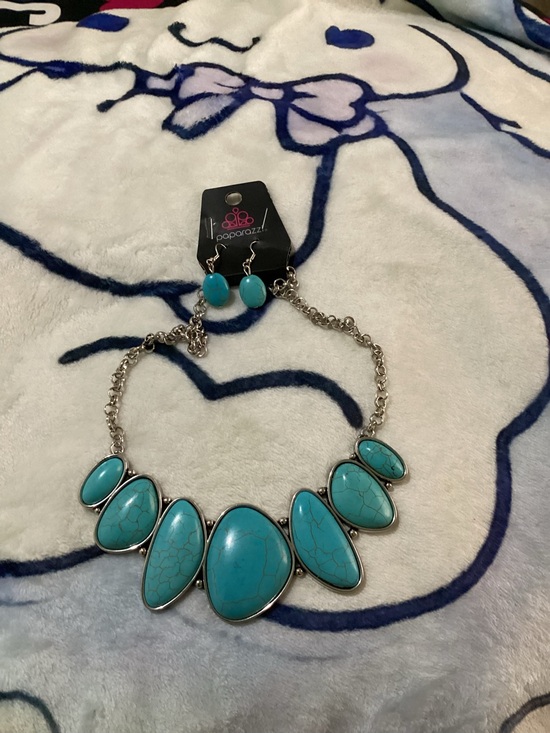 paparazzi Jewelry - paparazzi Turquoise Cabochon Statement Necklace and Earrings Set